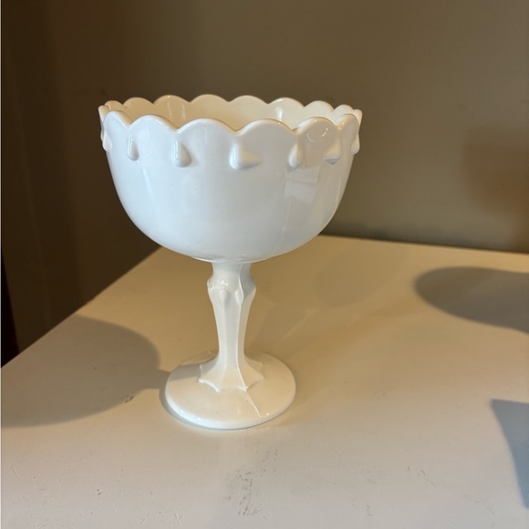 Other - Elegant White Goblet
